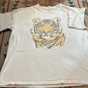 American Eagle Women’s Tiger Graphic Oversized T-shirt